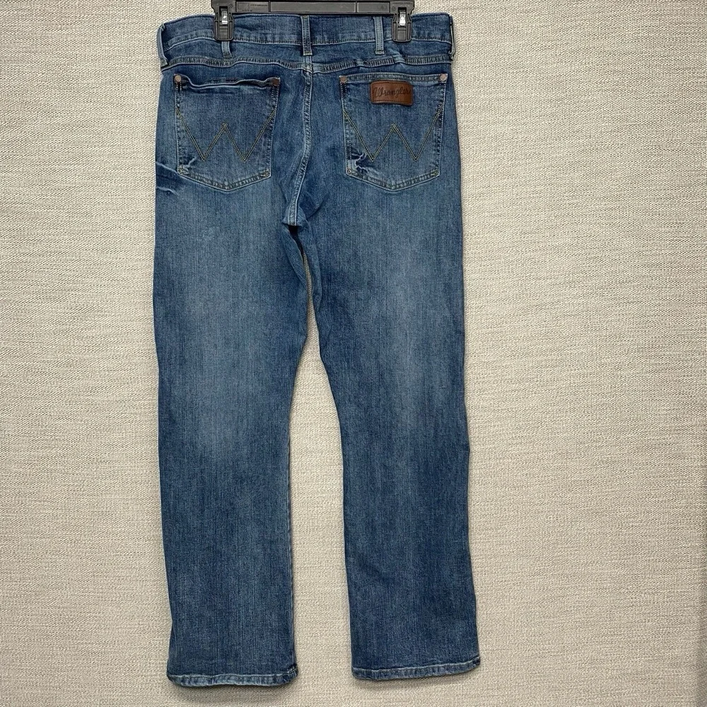 Wrangler Retro Slim Boot 34x32 (35x31.5) Mens Medium Wash Whiskering Western - Picture 3 of 6